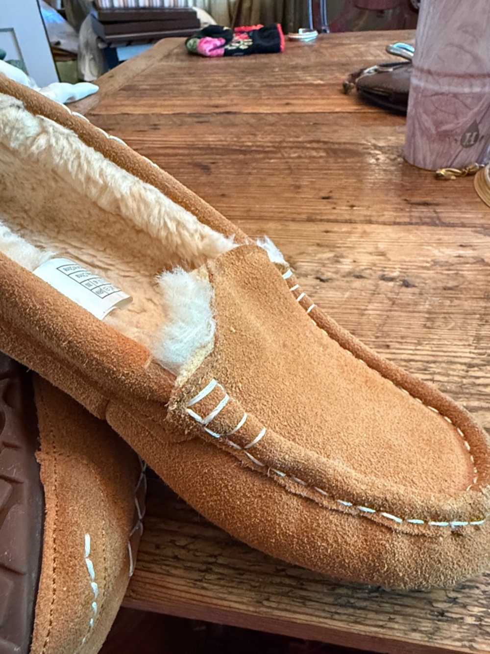 UGG  Ansley.     Chestnut Suede Moccasin Slippers with Shearling in side size 8
